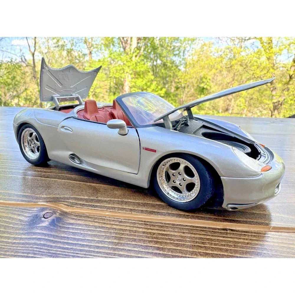 Porsche Boxster 1:18 Diecast Model Car Maisto Silver Convertible Special Edition